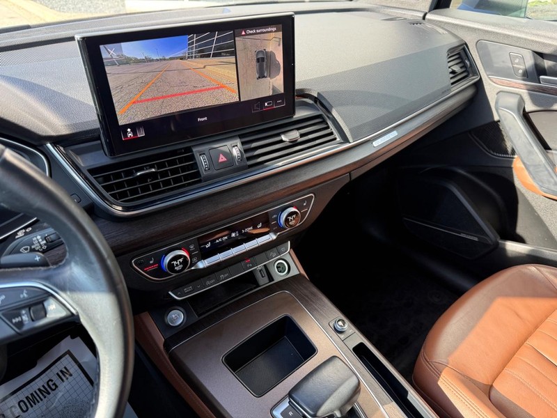 Audi Q5 Vehicle Full-screen Gallery Image 25