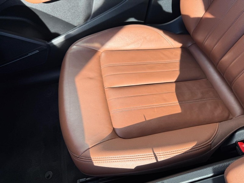 Audi Q5 Vehicle Full-screen Gallery Image 28