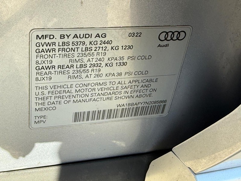 Audi Q5 Vehicle Full-screen Gallery Image 31