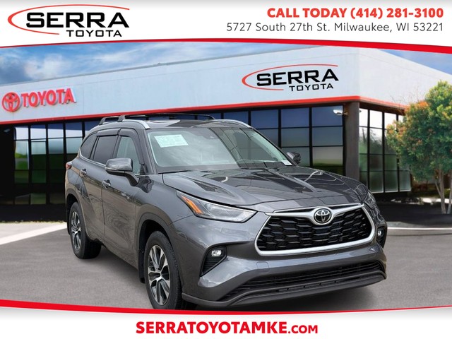 Milwaukee WI 2022 Toyota Highlander more details - toyota highlander