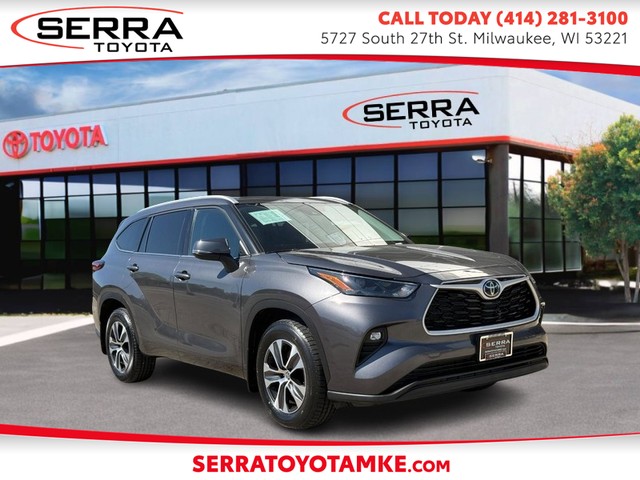 Milwaukee WI 2022 Toyota Highlander more details - toyota highlander