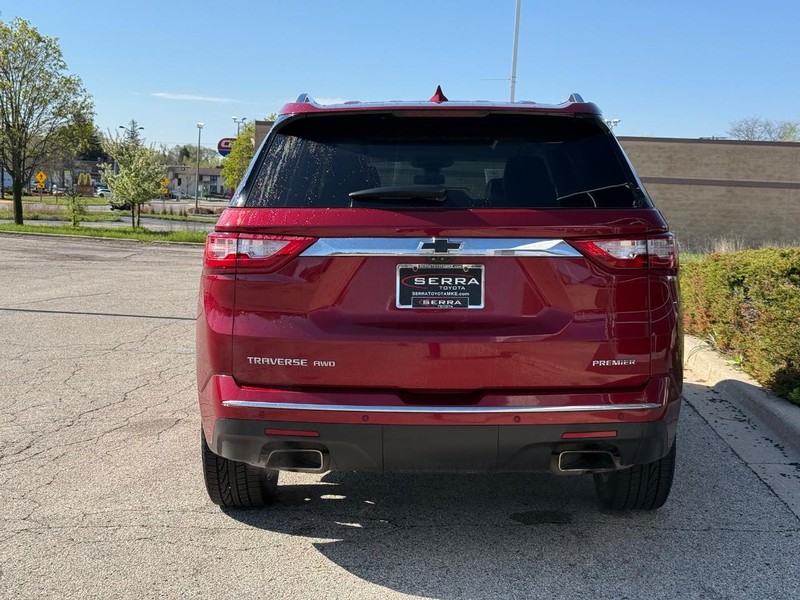 Chevrolet Traverse Vehicle Full-screen Gallery Image 04