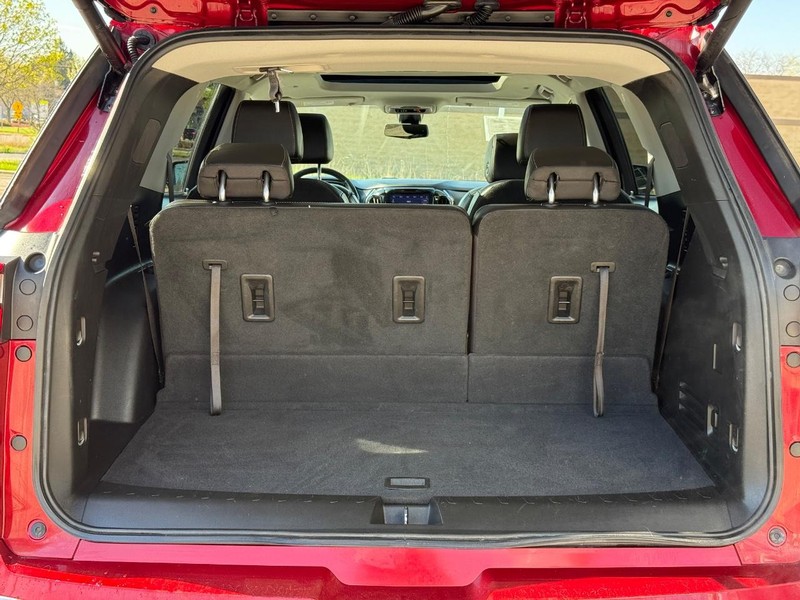 Chevrolet Traverse Vehicle Full-screen Gallery Image 09
