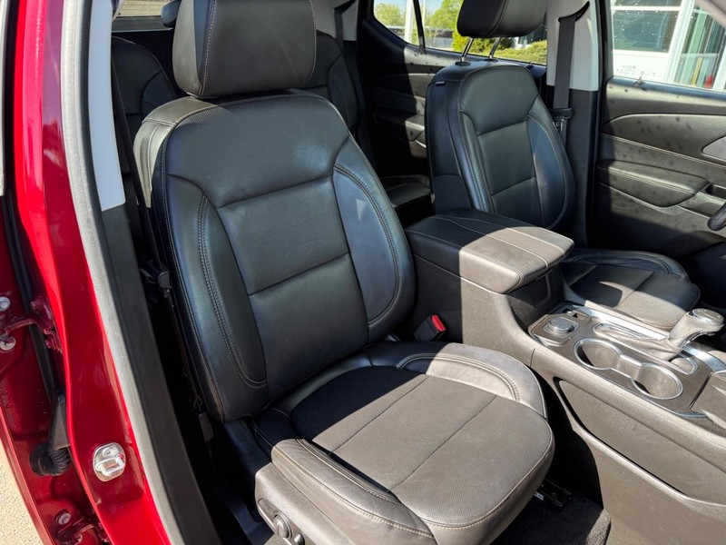 Chevrolet Traverse Vehicle Full-screen Gallery Image 11