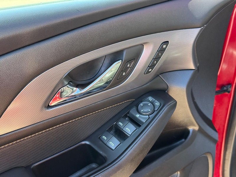 Chevrolet Traverse Vehicle Full-screen Gallery Image 19