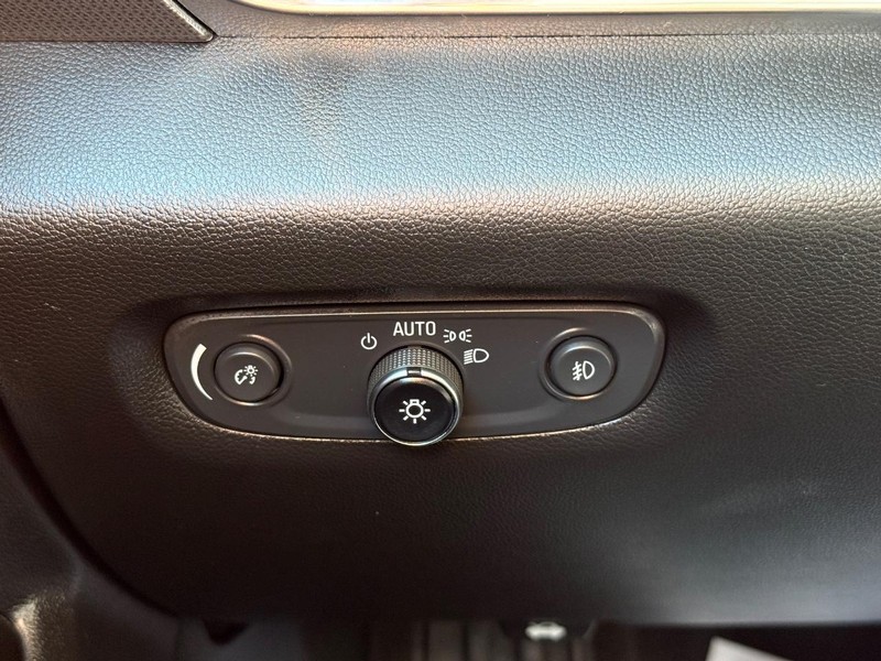 Chevrolet Traverse Vehicle Full-screen Gallery Image 31