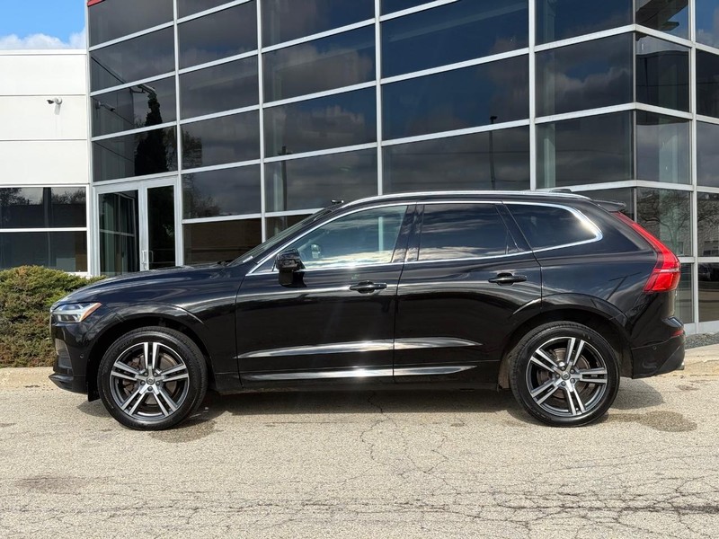 Volvo XC60 Vehicle Full-screen Gallery Image 06