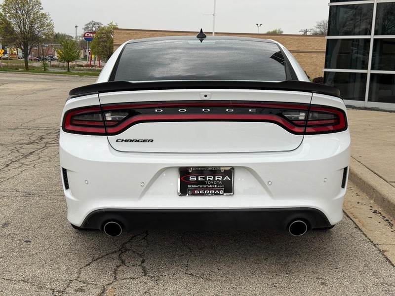 Dodge Charger Vehicle Full-screen Gallery Image 04