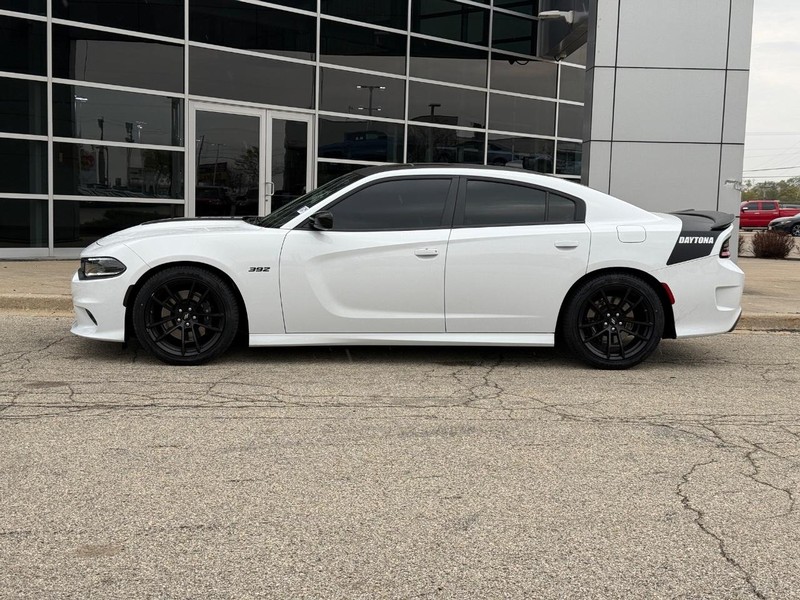 Dodge Charger Vehicle Full-screen Gallery Image 06