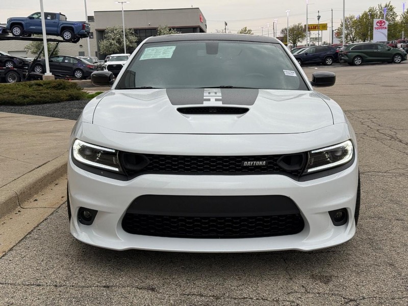 Dodge Charger Vehicle Full-screen Gallery Image 08