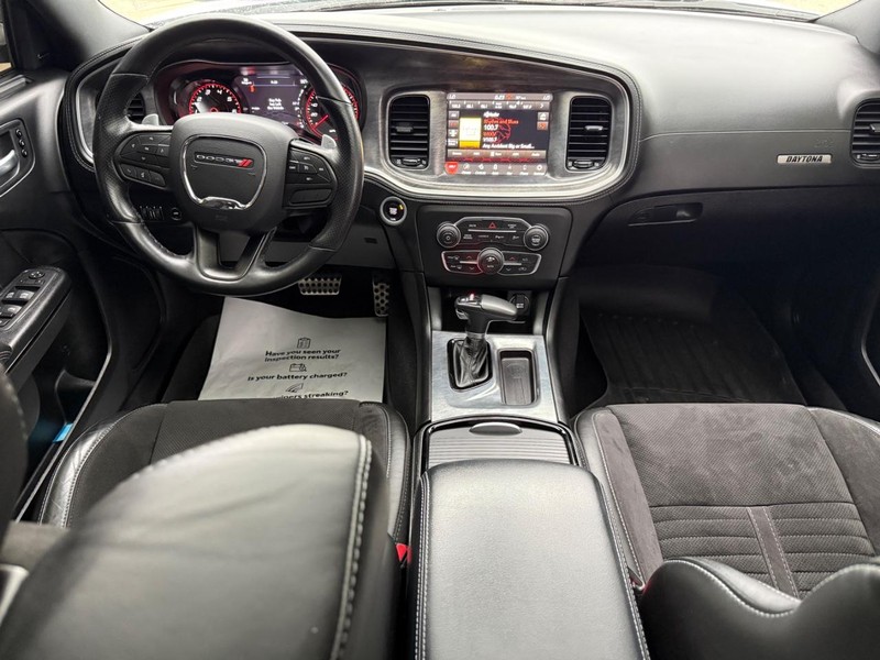 Dodge Charger Vehicle Full-screen Gallery Image 13