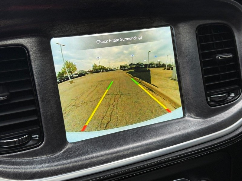 Dodge Charger Vehicle Full-screen Gallery Image 24