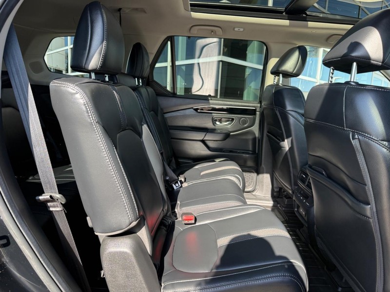 Honda Pilot Vehicle Full-screen Gallery Image 12