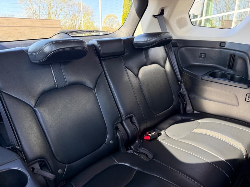 Honda Pilot Vehicle Full-screen Gallery Image 13