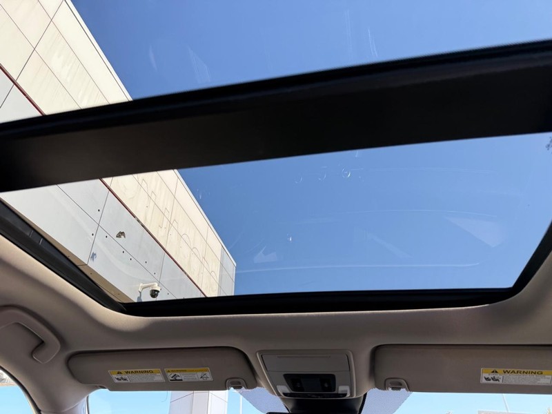 Honda Pilot Vehicle Full-screen Gallery Image 16