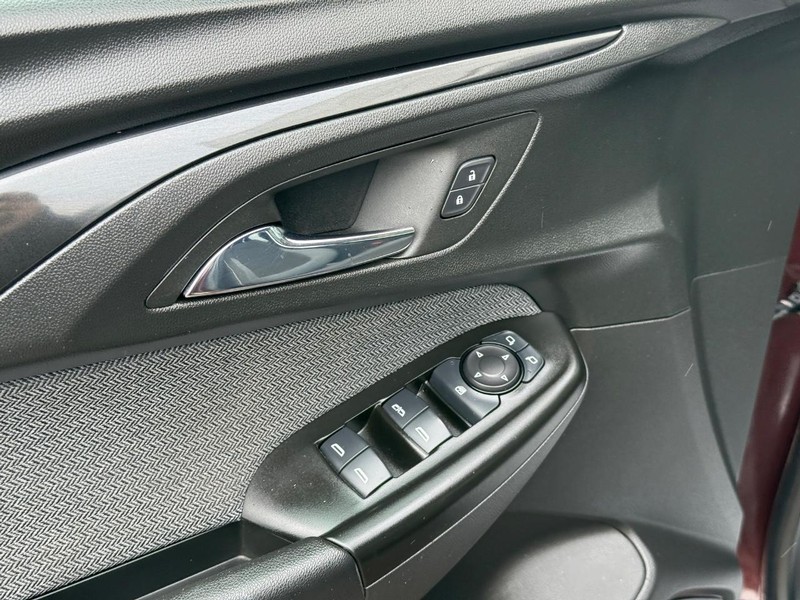 Chevrolet TrailBlazer Vehicle Full-screen Gallery Image 18