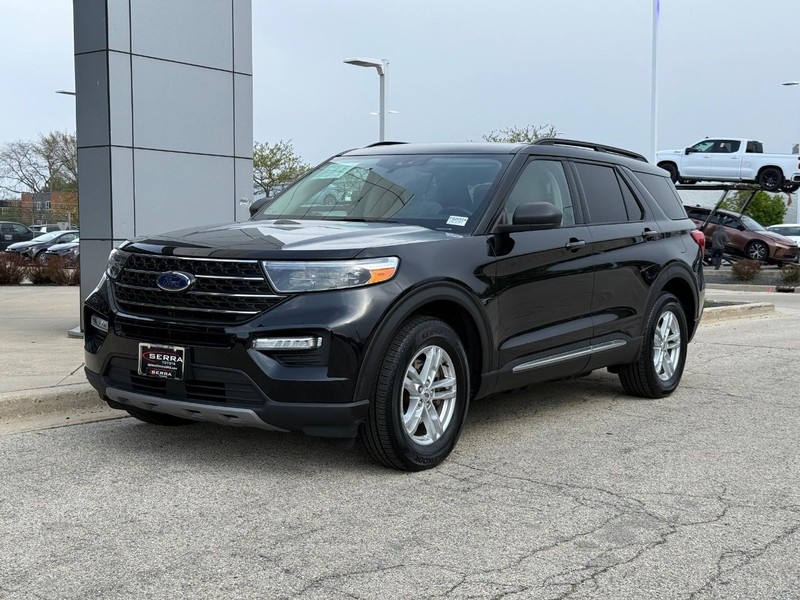 Ford Explorer Vehicle Full-screen Gallery Image 07