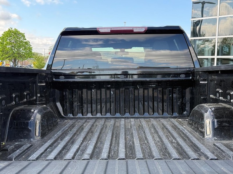 Chevrolet Silverado 1500 Vehicle Full-screen Gallery Image 09