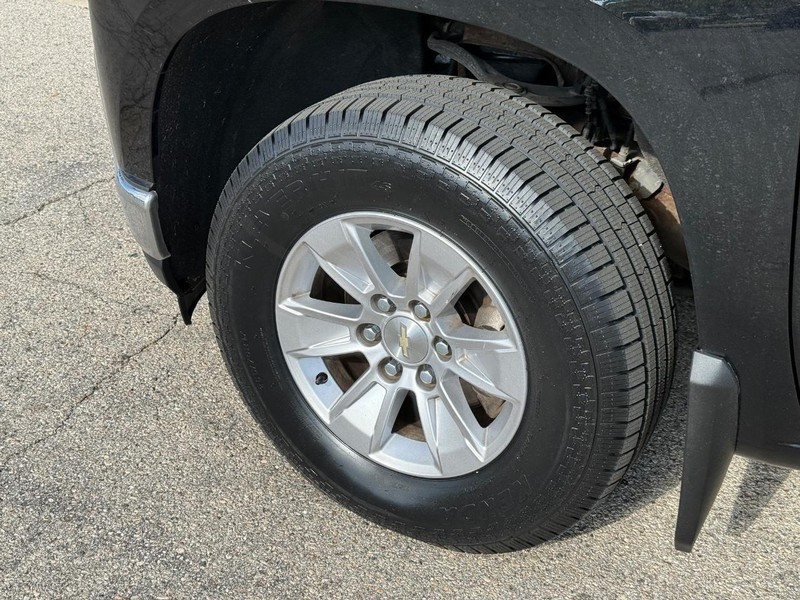 Chevrolet Silverado 1500 Vehicle Full-screen Gallery Image 10