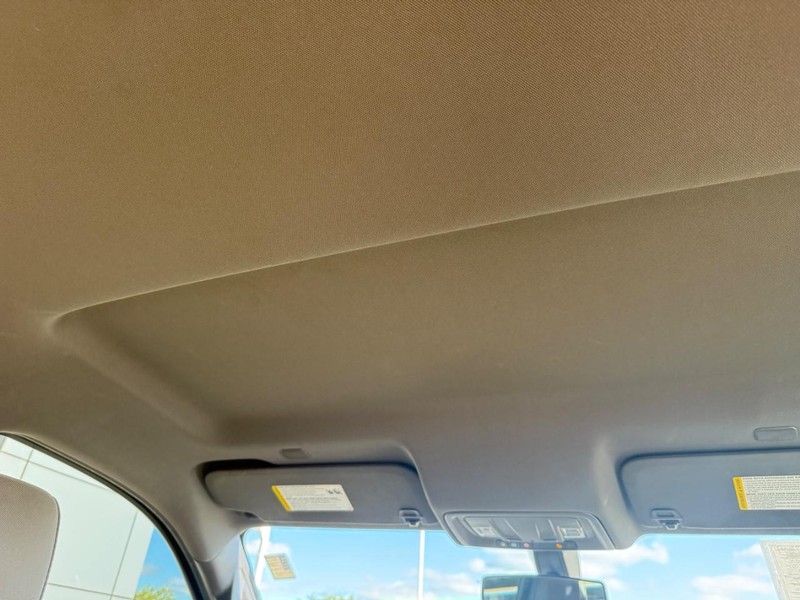 Chevrolet Silverado 1500 Vehicle Full-screen Gallery Image 15