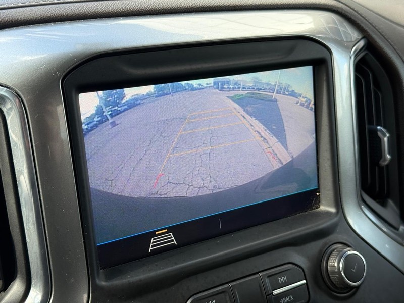 Chevrolet Silverado 1500 Vehicle Full-screen Gallery Image 24