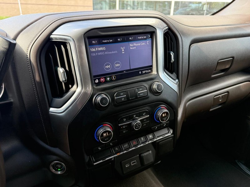 Chevrolet Silverado 1500 Vehicle Full-screen Gallery Image 25