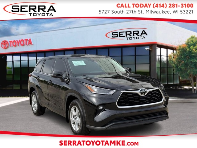 Milwaukee WI 2021 Toyota Highlander more details - toyota highlander