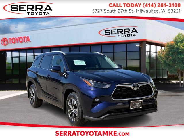 Milwaukee WI 2022 Toyota Highlander more details - toyota highlander