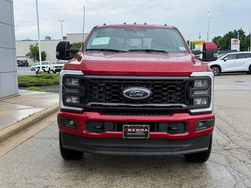 Ford Super Duty F-250 SRW Vehicle Full-screen Gallery Image 08