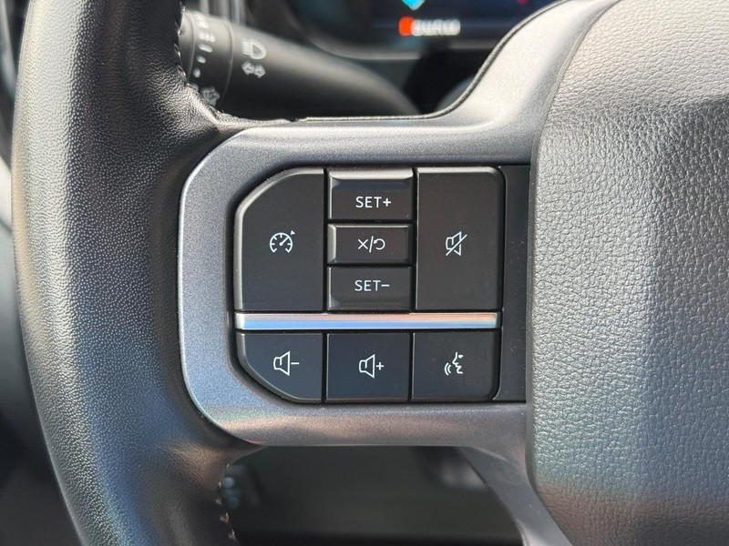 Ford Super Duty F-250 SRW Vehicle Full-screen Gallery Image 20