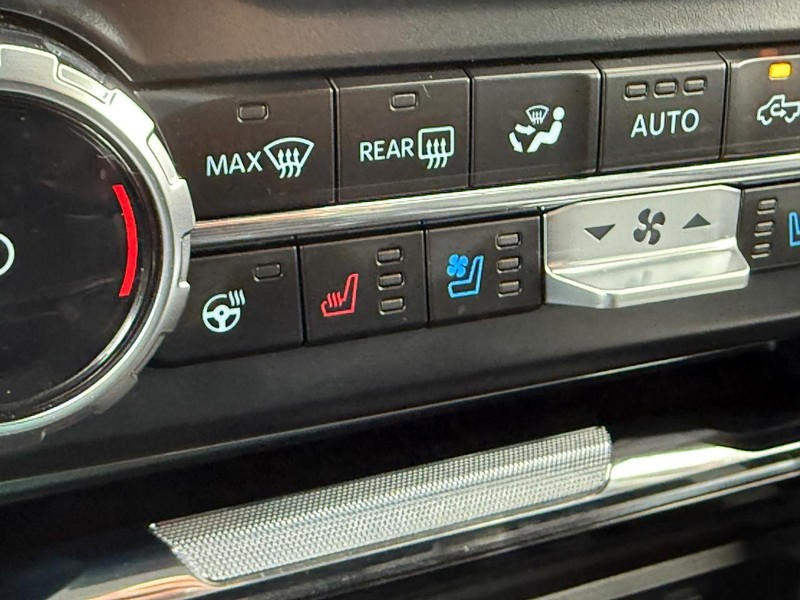 Ford Super Duty F-250 SRW Vehicle Full-screen Gallery Image 28