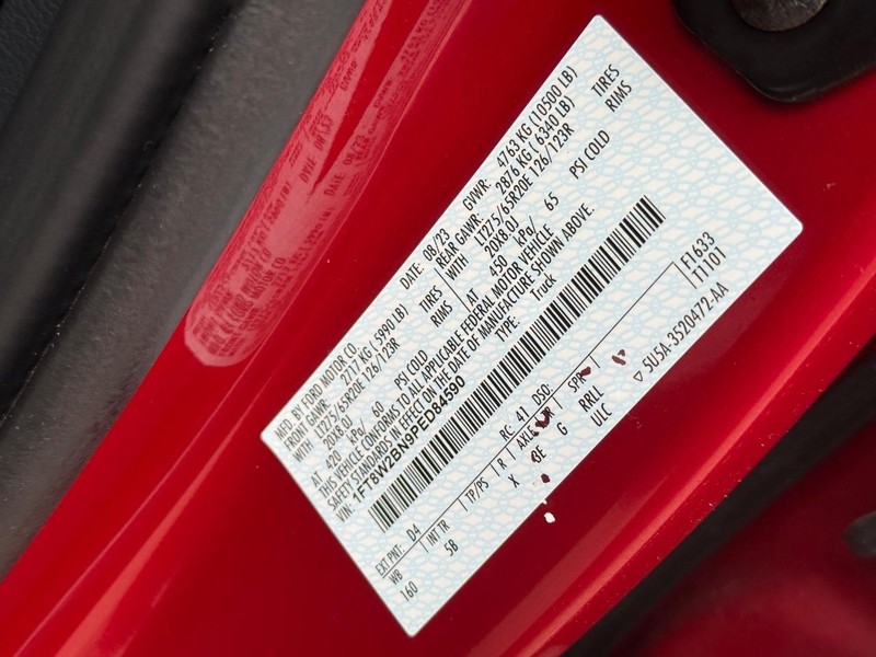 Ford Super Duty F-250 SRW Vehicle Full-screen Gallery Image 31