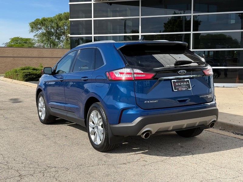 Ford Edge Vehicle Full-screen Gallery Image 05