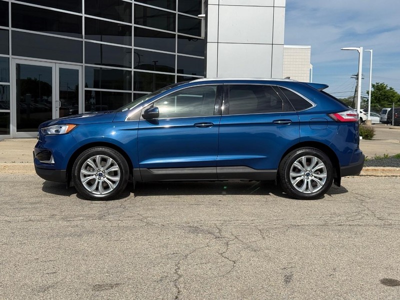 Ford Edge Vehicle Full-screen Gallery Image 06