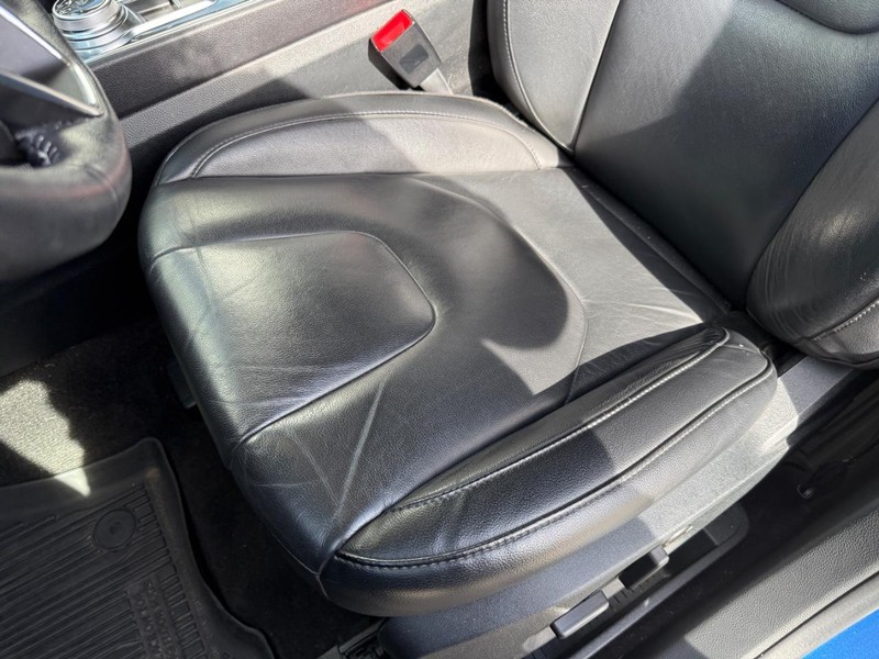 Ford Edge Vehicle Full-screen Gallery Image 17