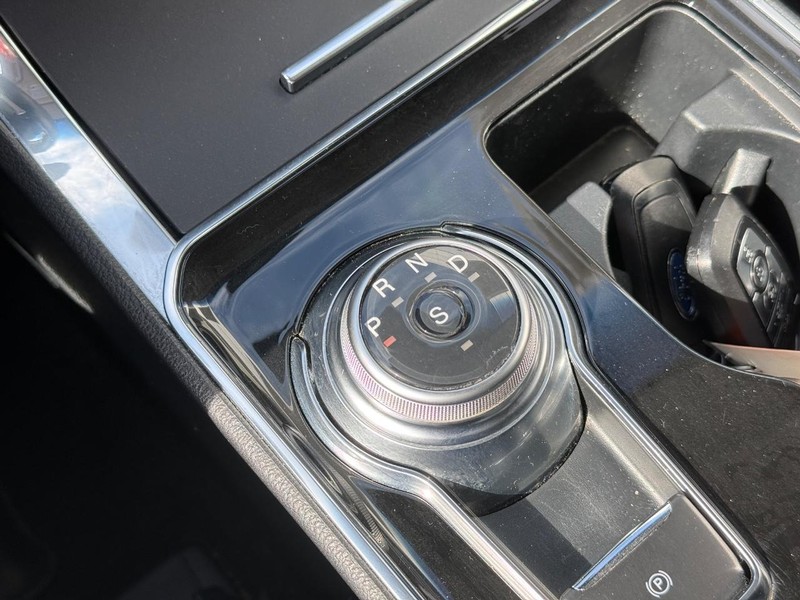 Ford Edge Vehicle Full-screen Gallery Image 26