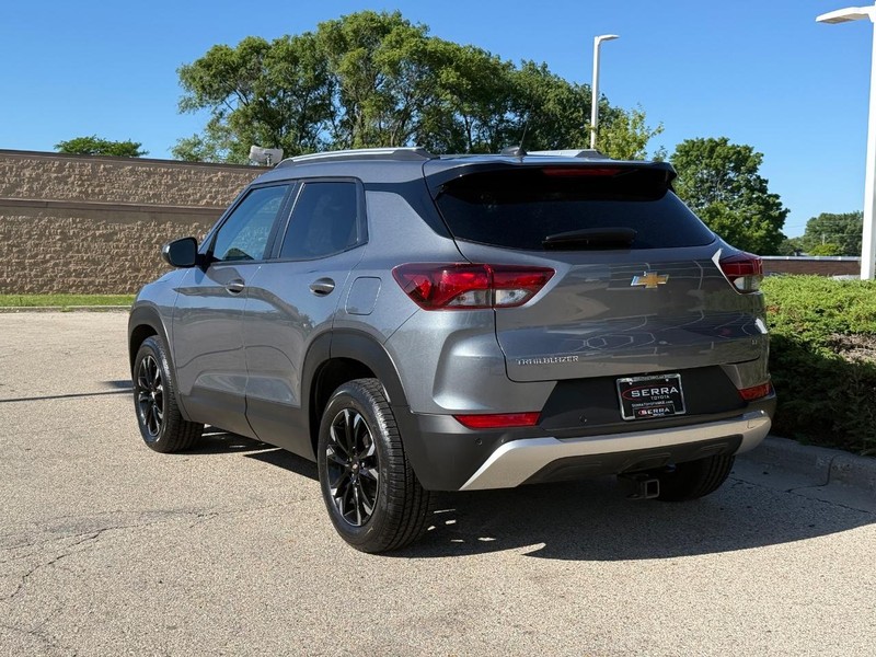 Chevrolet TrailBlazer Vehicle Full-screen Gallery Image 05