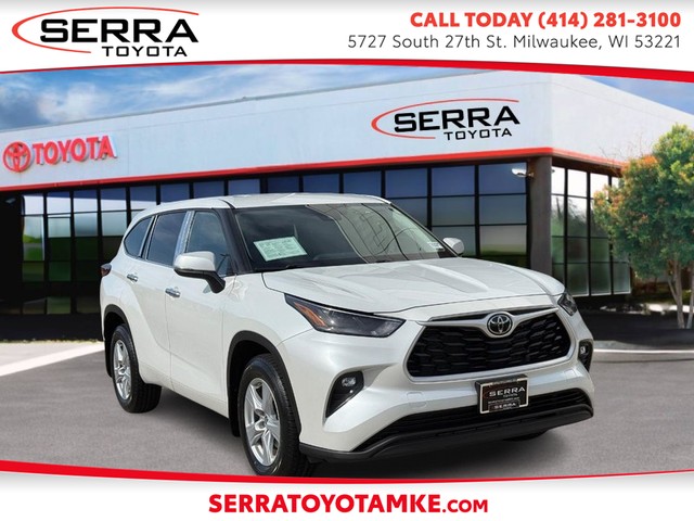 Milwaukee WI 2022 Toyota Highlander more details - toyota highlander