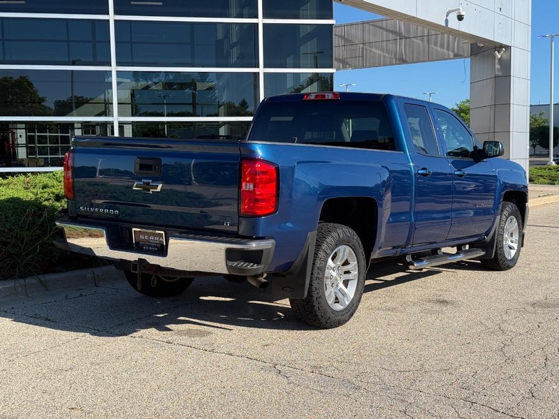 Chevrolet Silverado 1500 Vehicle Full-screen Gallery Image 03