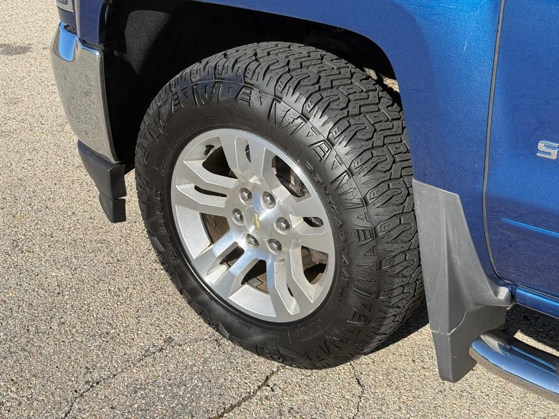 Chevrolet Silverado 1500 Vehicle Full-screen Gallery Image 10