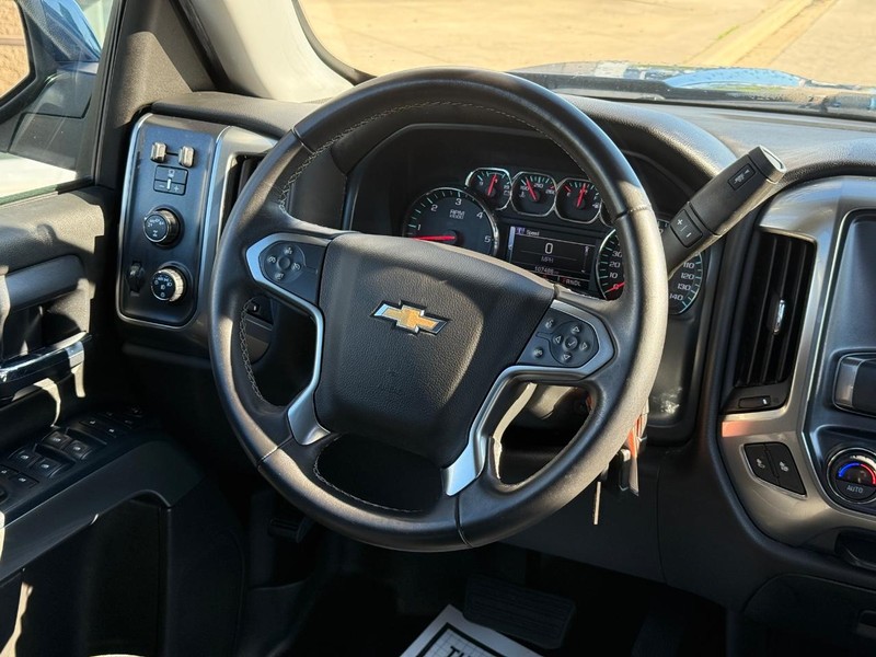 Chevrolet Silverado 1500 Vehicle Full-screen Gallery Image 14