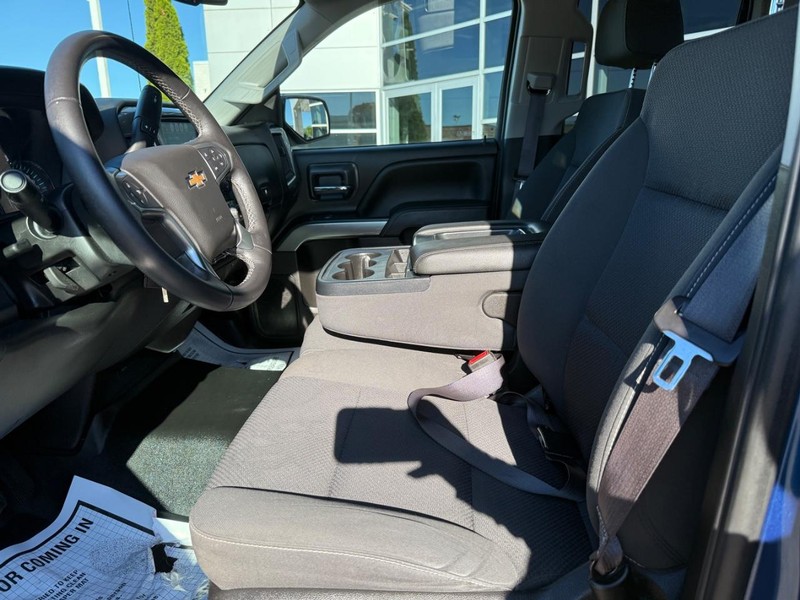 Chevrolet Silverado 1500 Vehicle Full-screen Gallery Image 16