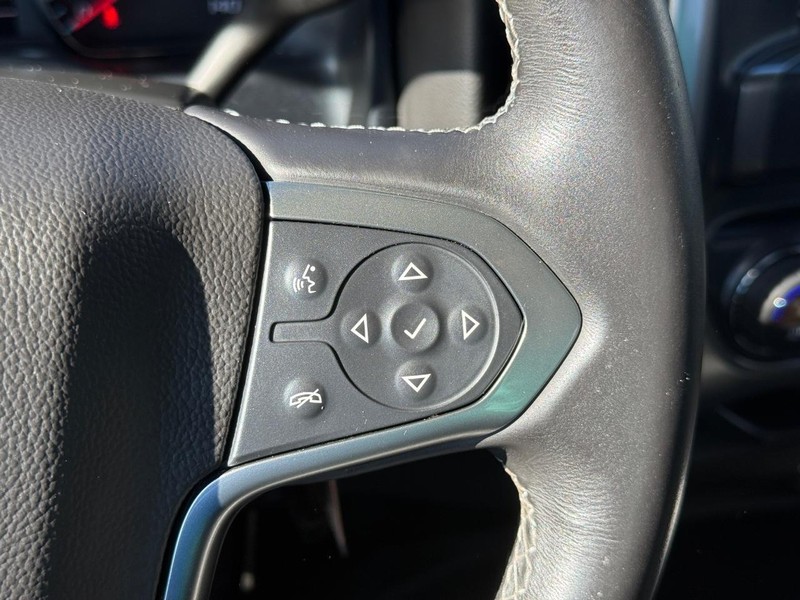 Chevrolet Silverado 1500 Vehicle Full-screen Gallery Image 21