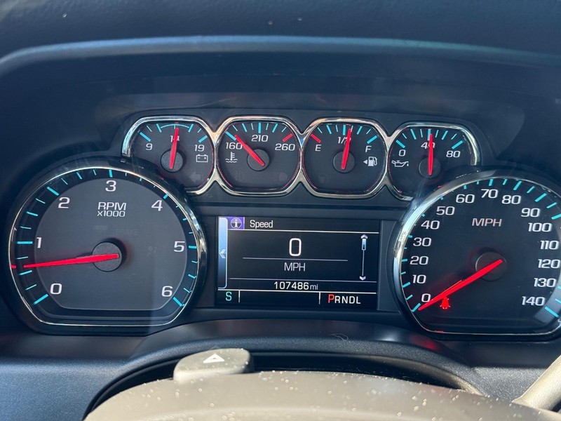 Chevrolet Silverado 1500 Vehicle Full-screen Gallery Image 22