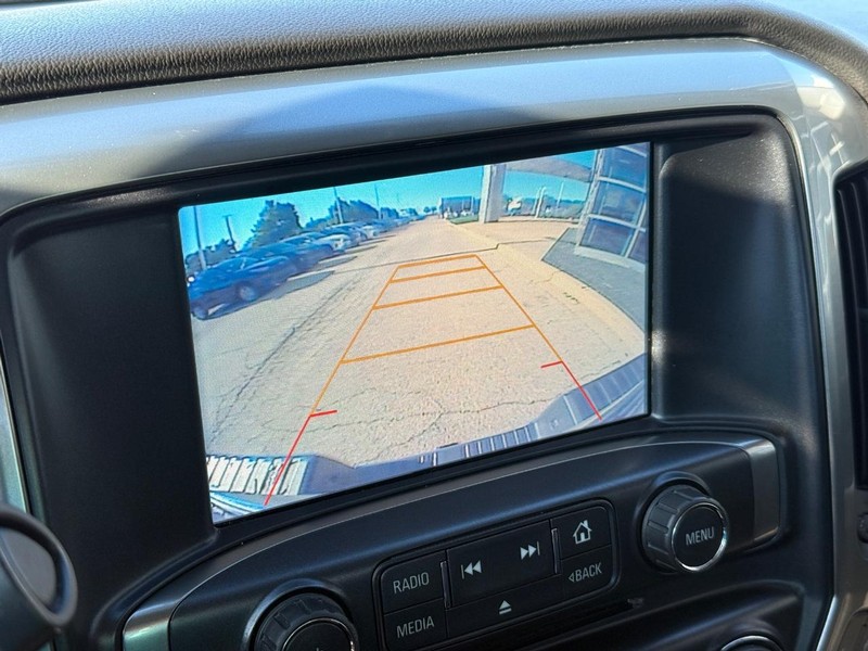 Chevrolet Silverado 1500 Vehicle Full-screen Gallery Image 25