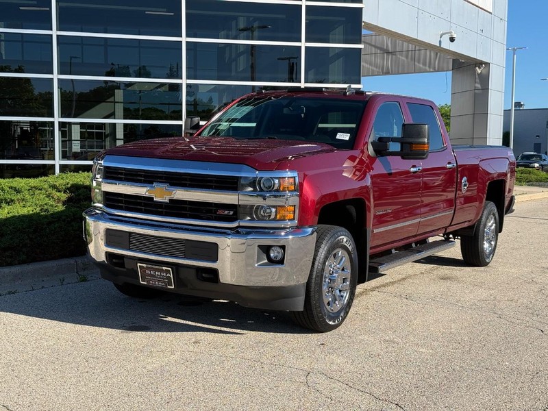 Chevrolet Silverado 3500HD Built After Aug 14 Vehicle Full-screen Gallery Image 07