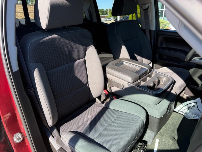 Chevrolet Silverado 3500HD Built After Aug 14 Vehicle Full-screen Gallery Image 11