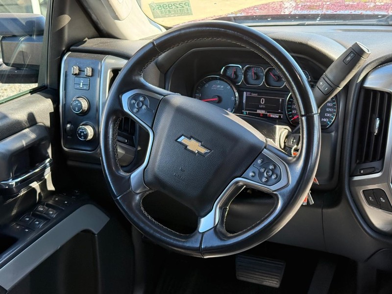 Chevrolet Silverado 3500HD Built After Aug 14 Vehicle Full-screen Gallery Image 14