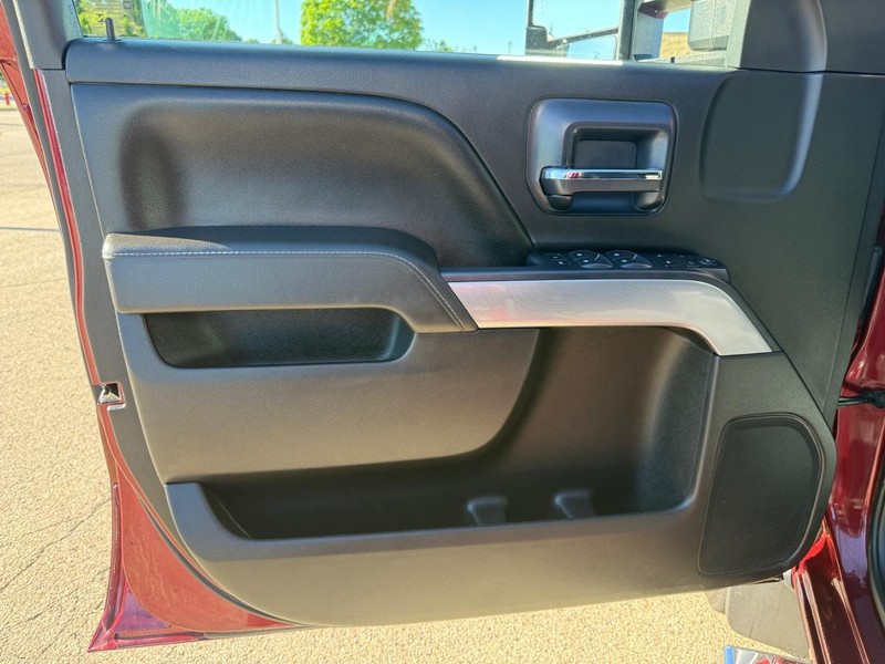Chevrolet Silverado 3500HD Built After Aug 14 Vehicle Full-screen Gallery Image 19