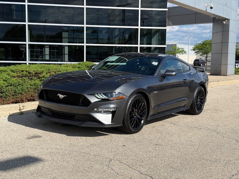 Ford Mustang Vehicle Full-screen Gallery Image 07
